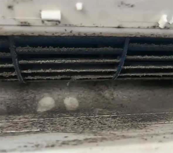 嘉峪关市空调吹的风有股烧焦味是怎么回事